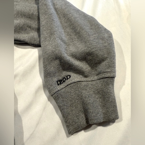 Vintage IZOD Gray Crewneck Sweatshirt – Size L, Like New - Picture 2 of 10